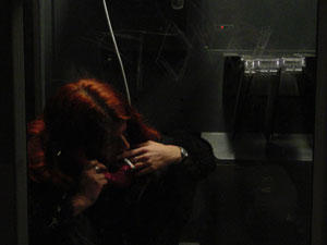 Frau-in-der-Telefonzelle-si